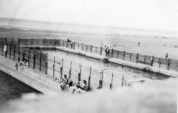 Hoylake paddling pool